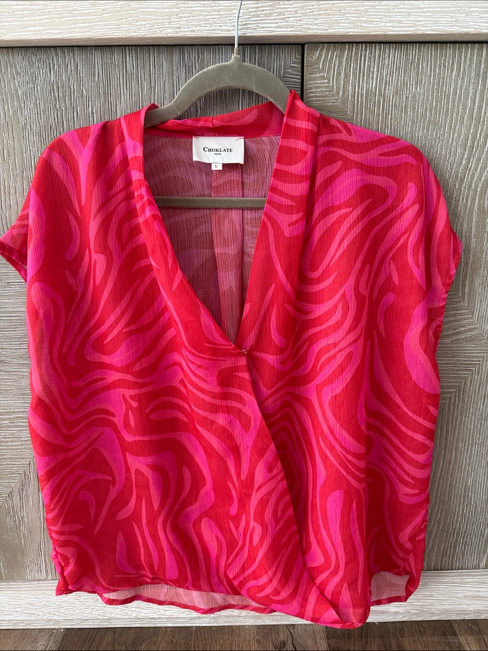 Chocolate Paris Large Pink & Fuchsia V-Neck Patterned Women’s Top
